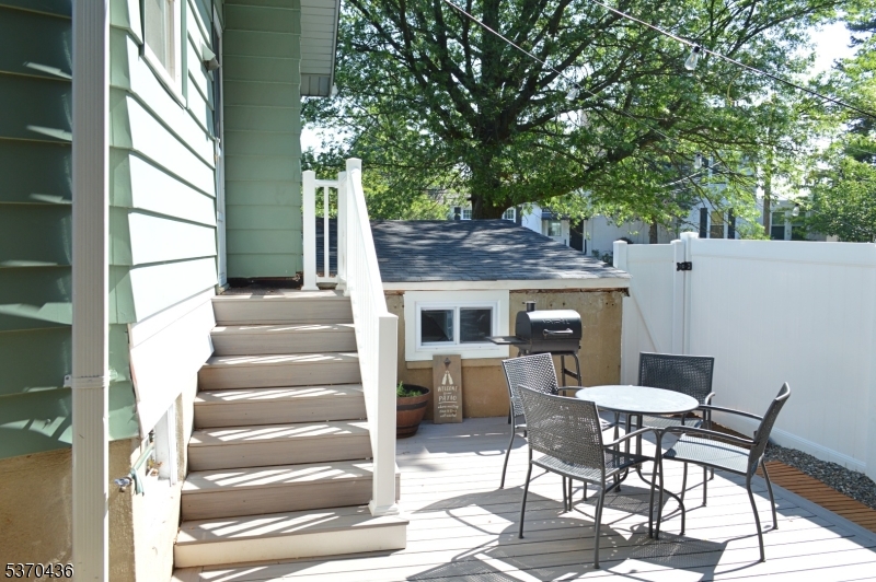 2280 Alpine Ave