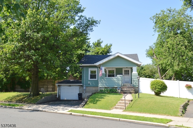 2280 Alpine Ave