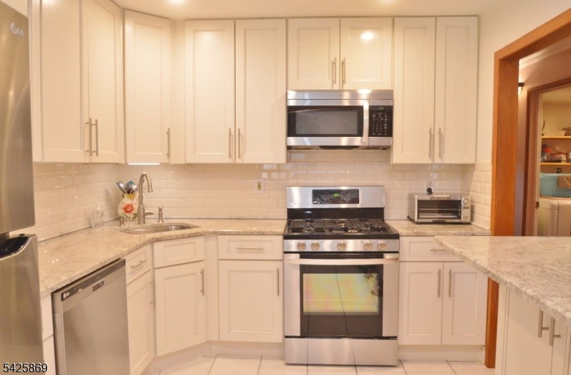 110 Castle Ridge Dr