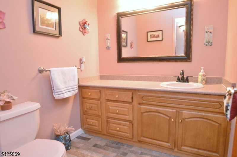 110 Castle Ridge Dr
