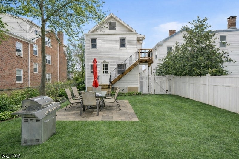 46 Maple St