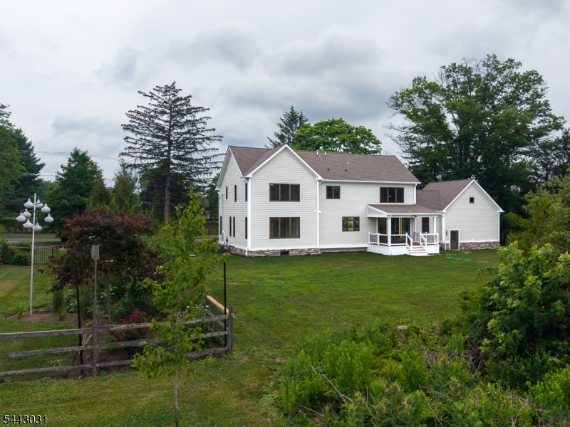 1449 Trenton Harbourton