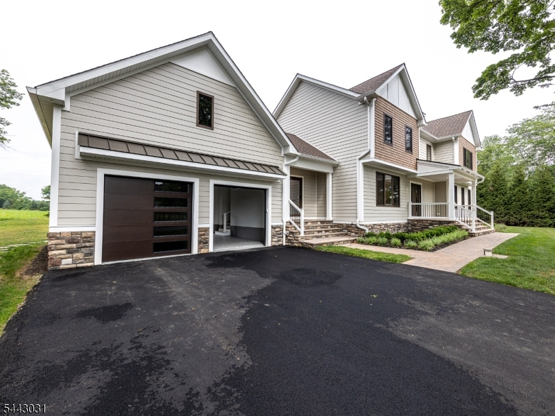 1449 Trenton Harbourton