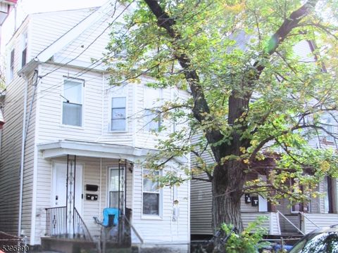 792 S 15Th St Newark City NJ 07108