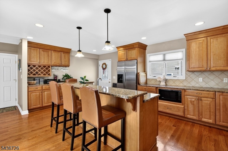 37 Hall Dr