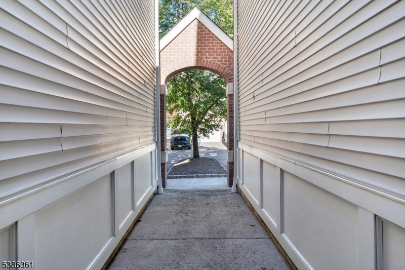 709 Donato Cir 709