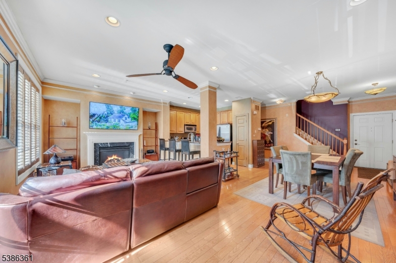 709 Donato Cir 709