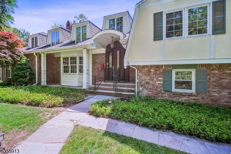 3 Blanchet Ct