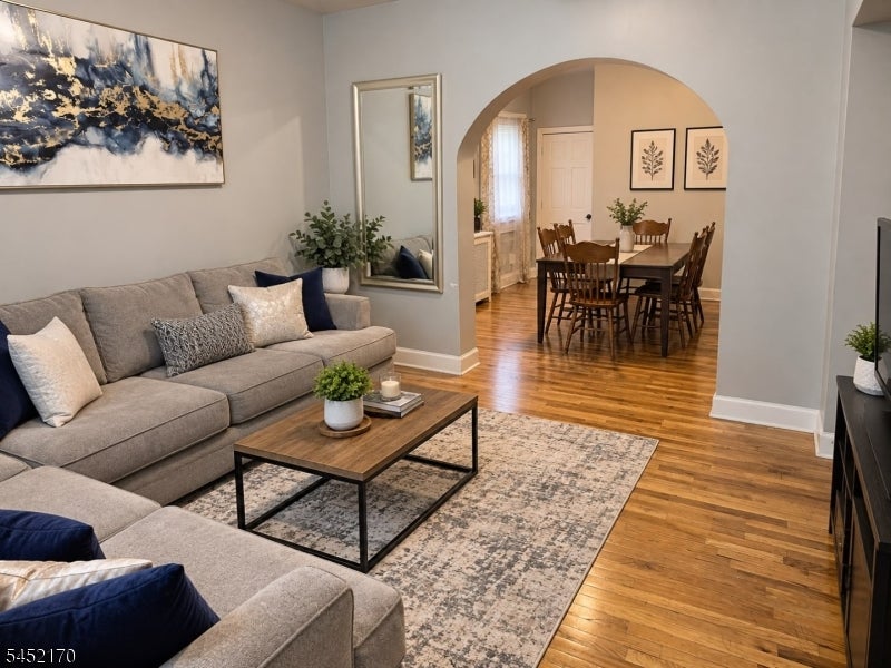 4 Hawthorne Pl