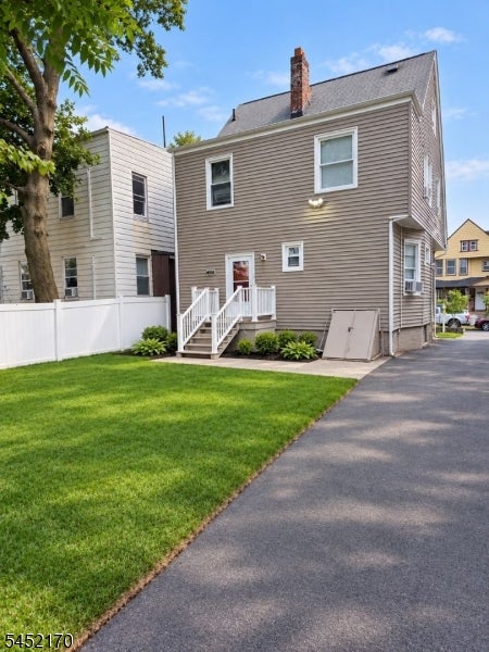 4 Hawthorne Pl
