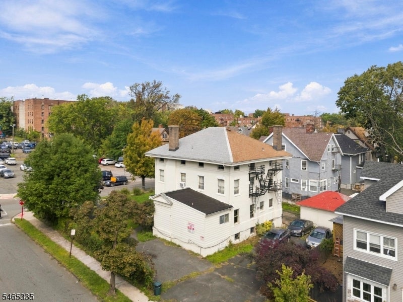 72 N Munn Ave