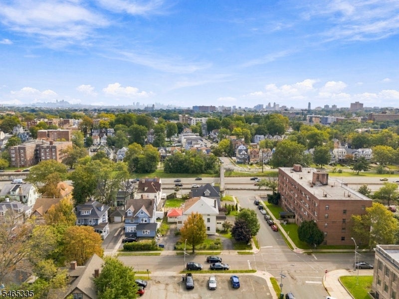 72 N Munn Ave