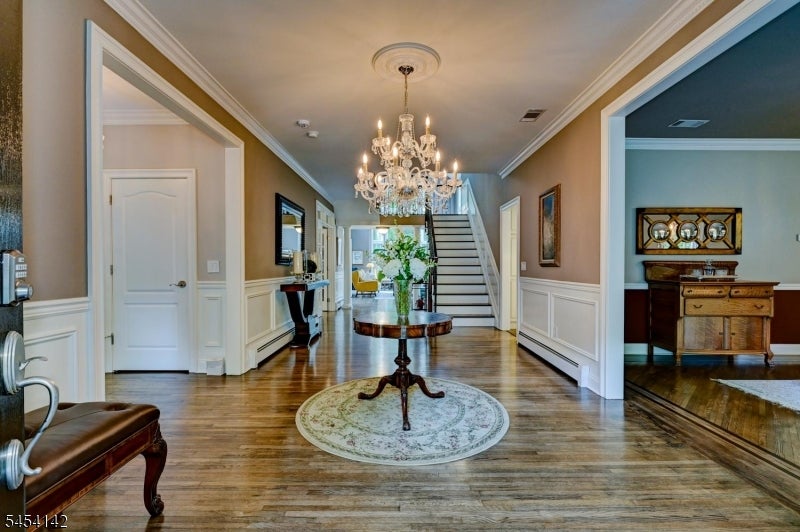 29 Douglas Dr