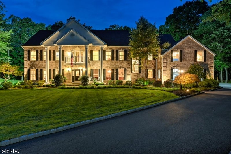 29 Douglas Dr