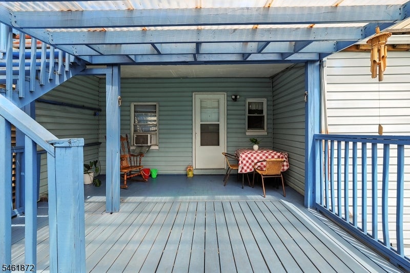 50 Oak St 1