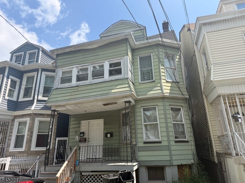 202 Ellis Ave