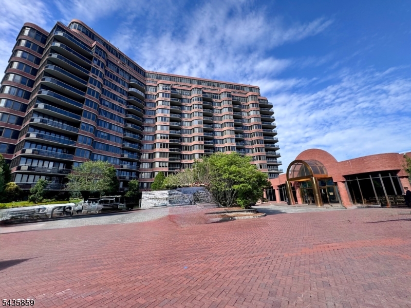 100 Carlyle Drive. N05J 5 JN