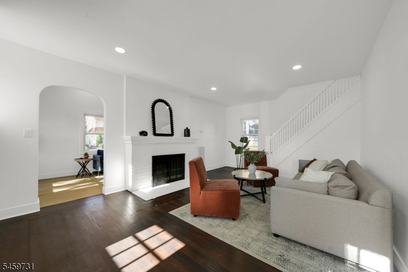 857 Livingston Rd