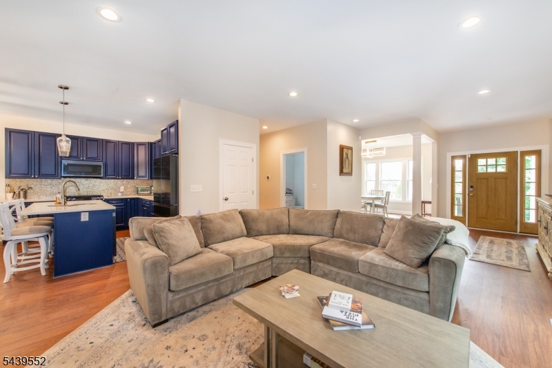 18 Post Oak Ct