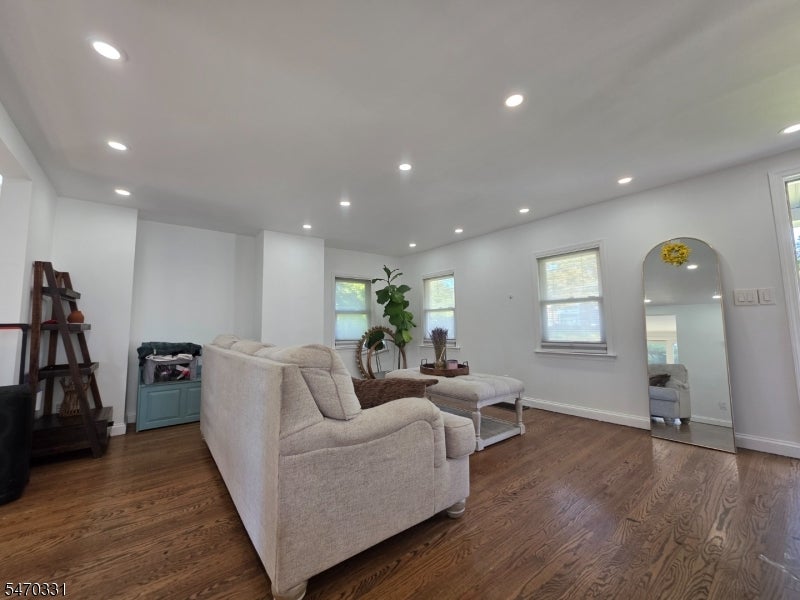 26 W 26Linwood Ave
