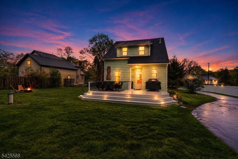 7 Shores Rd