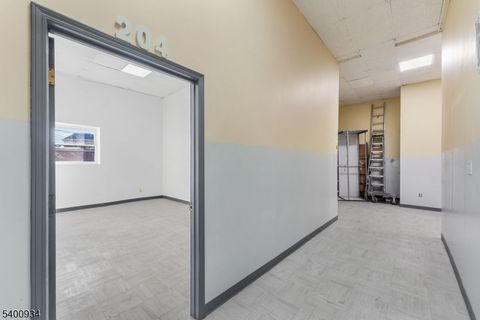 43 Merchant St Newark City NJ 07105