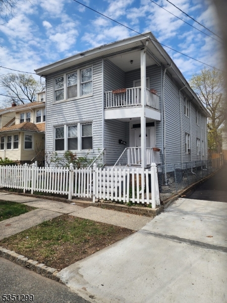 20 Maple Ave