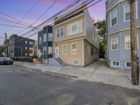 39 Brookdale Ave Newark City NJ 07106