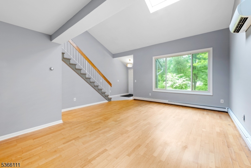 1 Lee Hill Rd