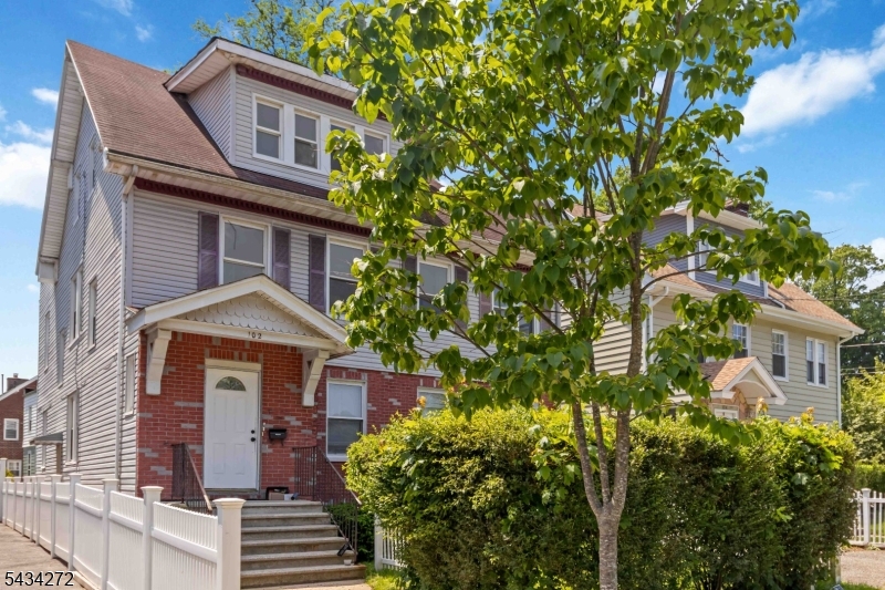 102 Lincoln St