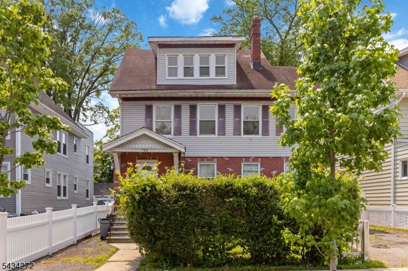 102 Lincoln St