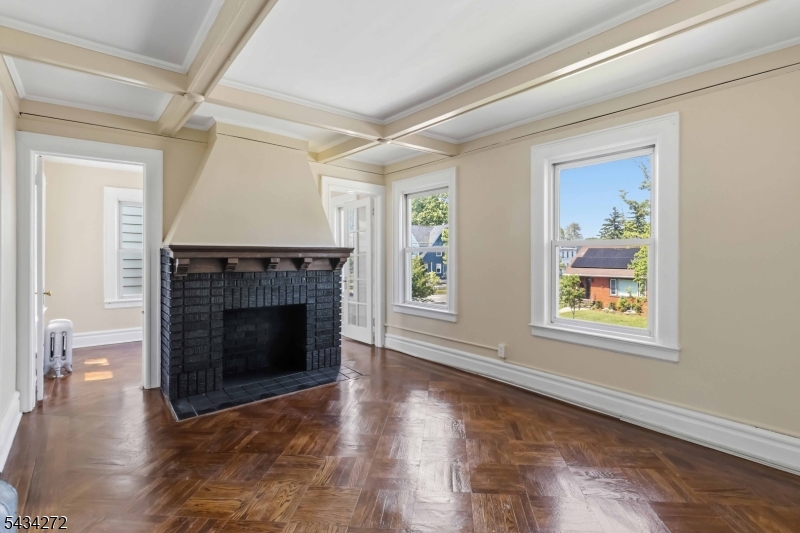 102 Lincoln St