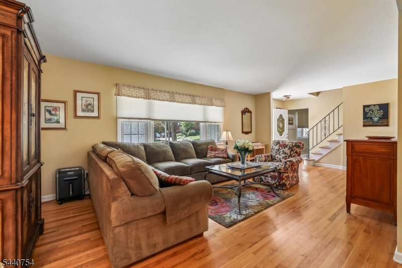 5 Dogwood Ct