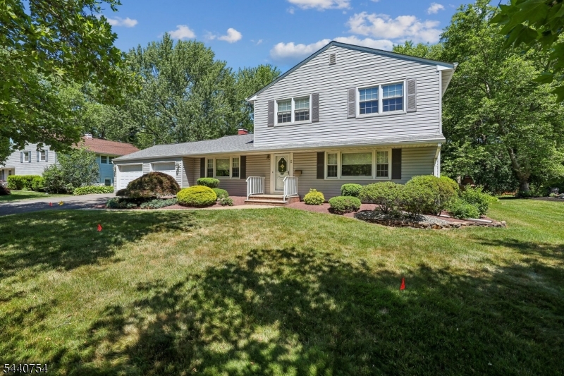 5 Dogwood Ct
