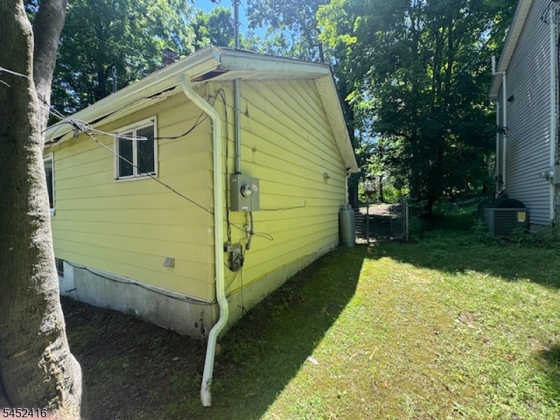 304 E Lakeshore Dr