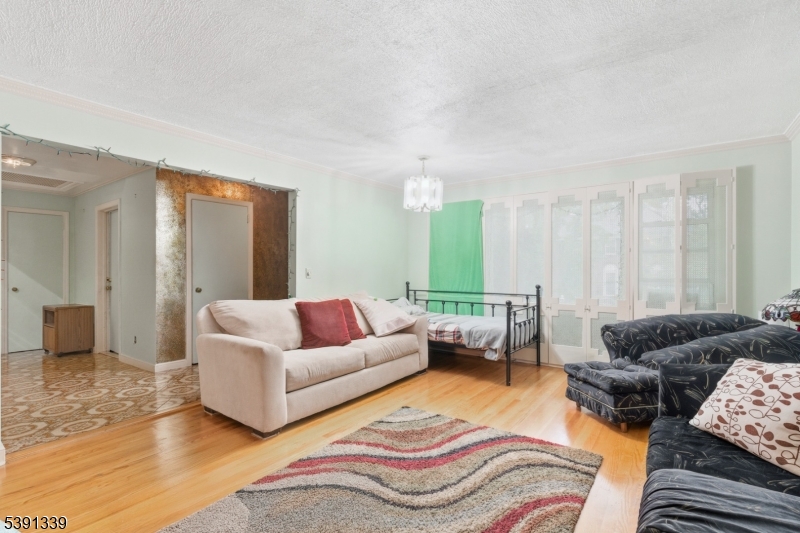 15 Elberta Rd
