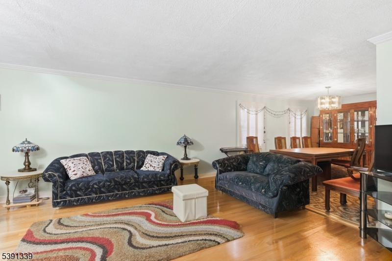 15 Elberta Rd