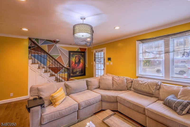 16 Bayview Ave