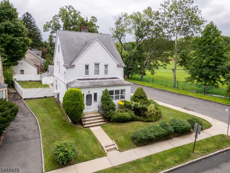 39 Brookdale Ave