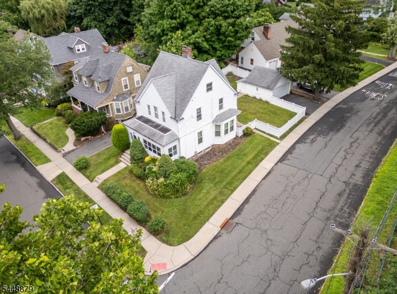 39 Brookdale Ave