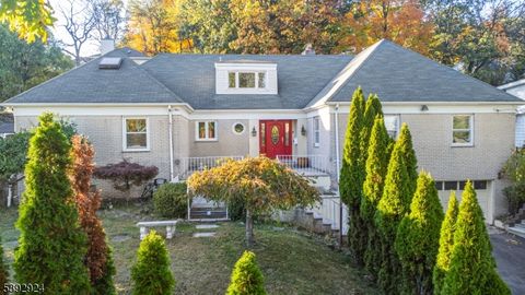 Photo of 11 Mountain Way, West Orange, NJ 07052 (MLS # 3993967)
