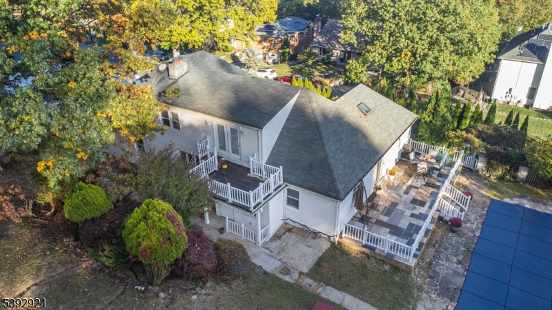 11 Mountain Way South