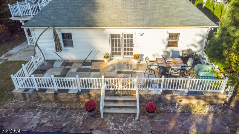 11 Mountain Way South