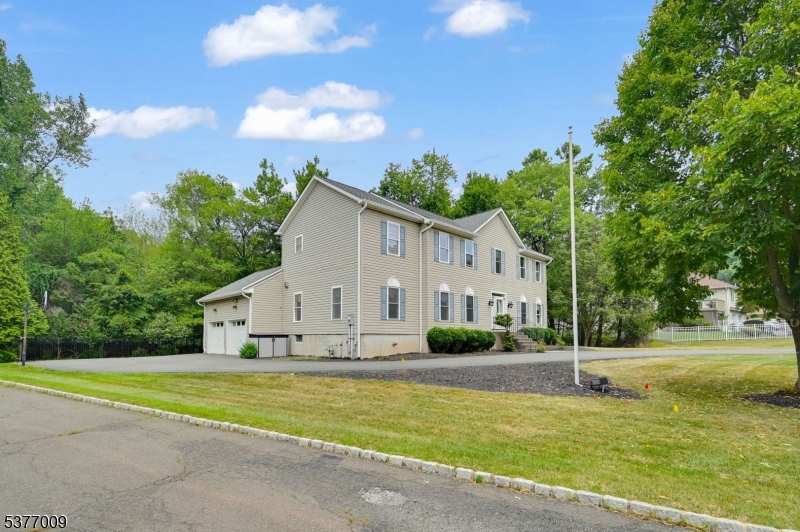 108 Forest Dr