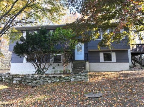 Photo of 515 Kemah Lake Rd, Frankford, NJ 07826 (MLS # 3995564)