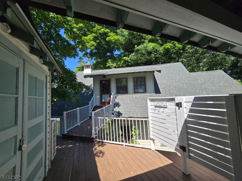 55 Raccoon Island Rd