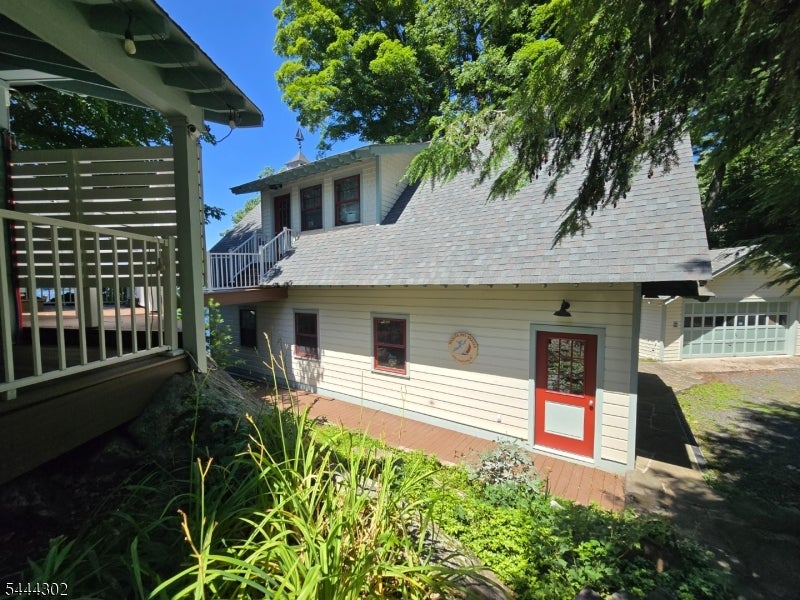 55 Raccoon Island Rd