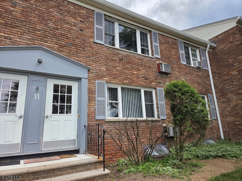 11 Wedgewood Dr 1