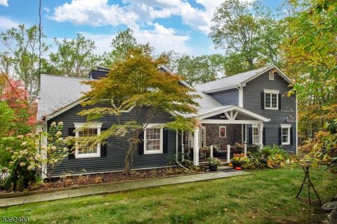 2 Briarcliff Ter Kinnelon Boro NJ 07405