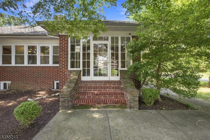 133 Warrenville Rd